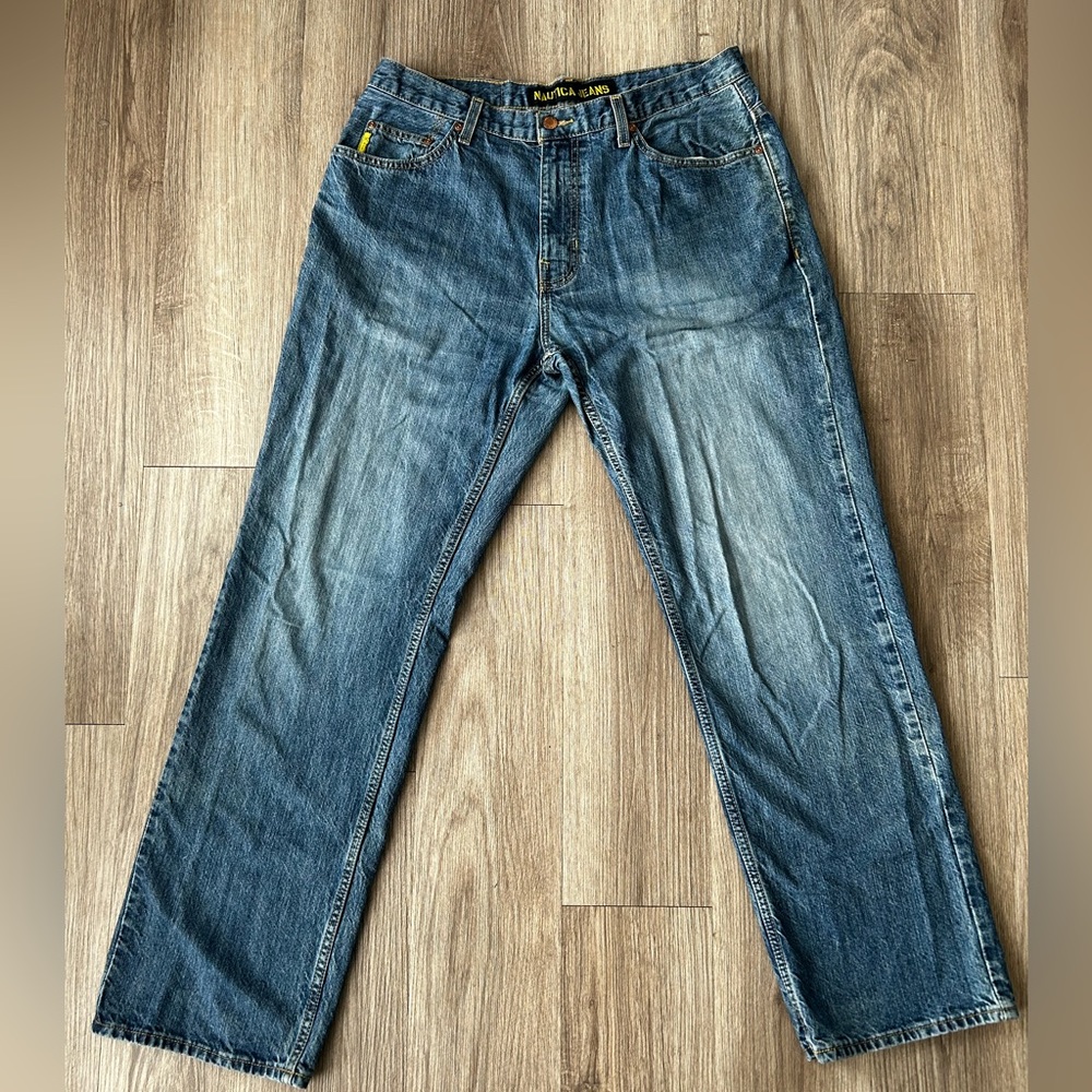 Nautica relaxed fit jeans men’s 34x32 medium wash gently used